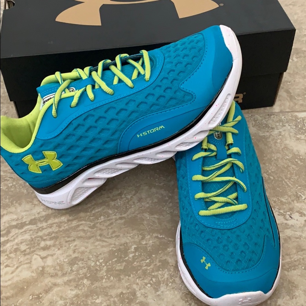 Under Armour Woman’s sneakers